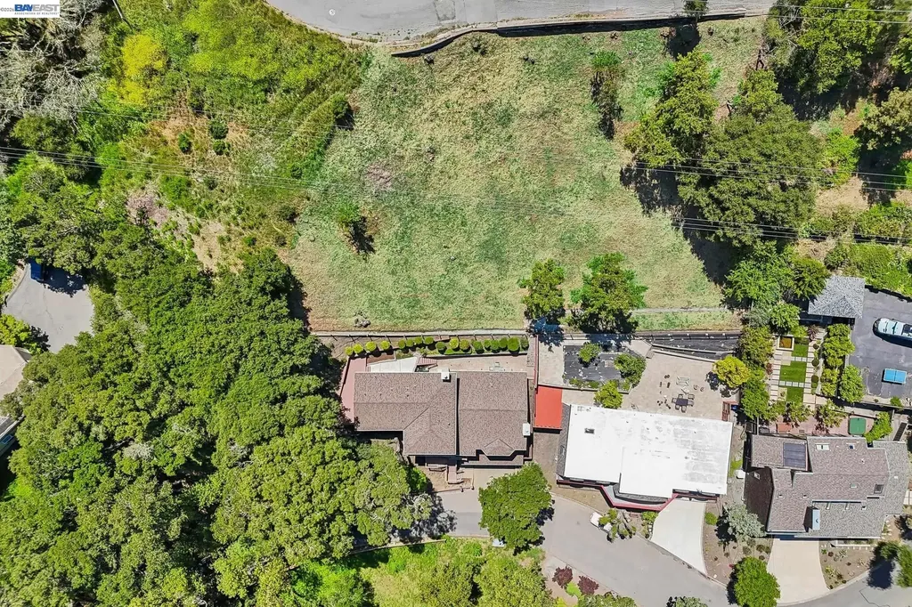26 Oak Road Orinda CA 94563