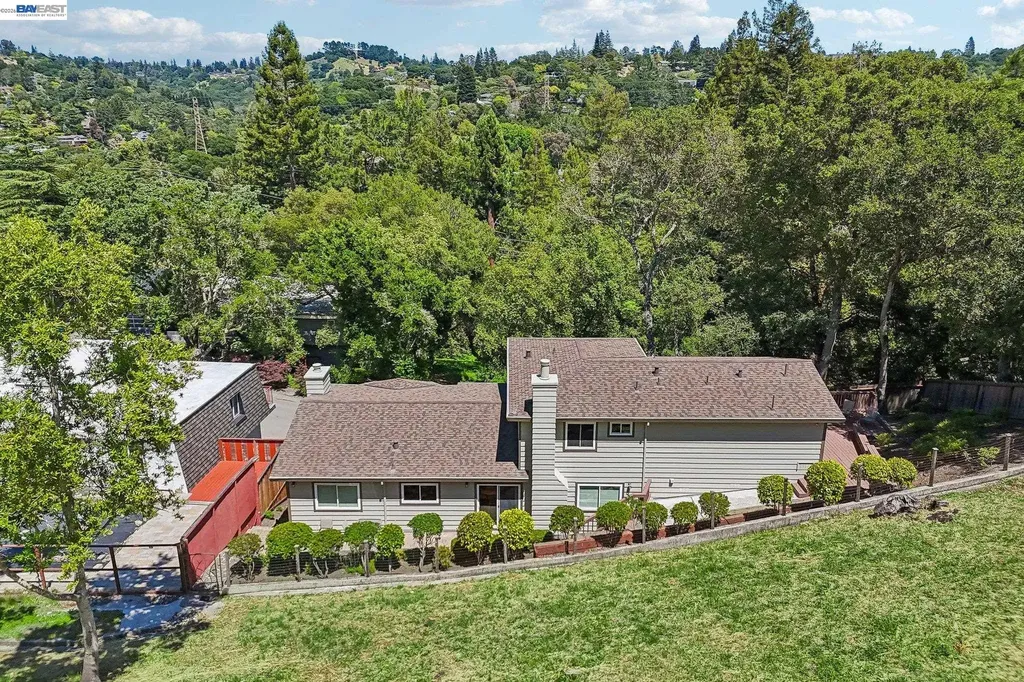 26 Oak Road Orinda CA 94563