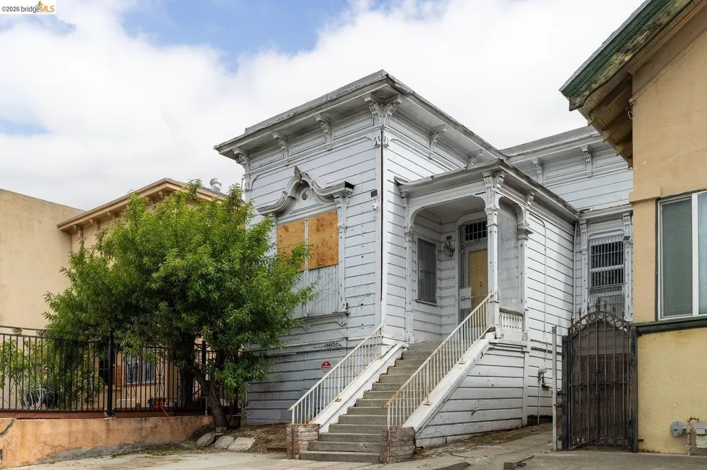 1528 International Boulevard Oakland CA 94606