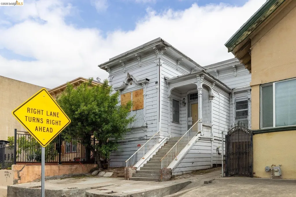 1528 International Boulevard Oakland CA 94606