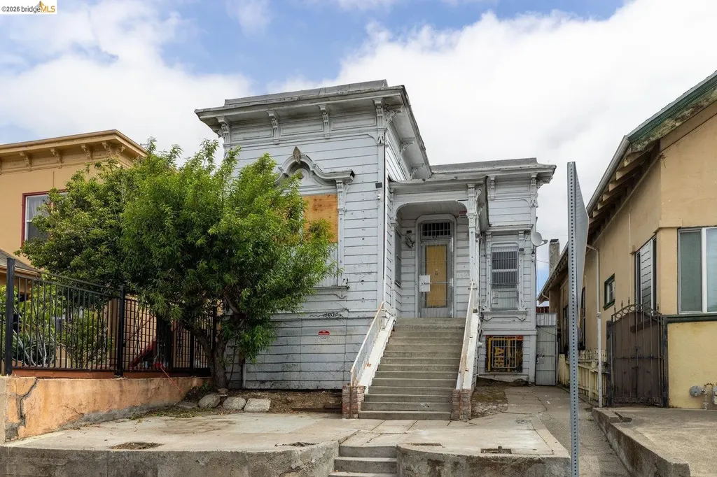 1528 International Boulevard Oakland CA 94606