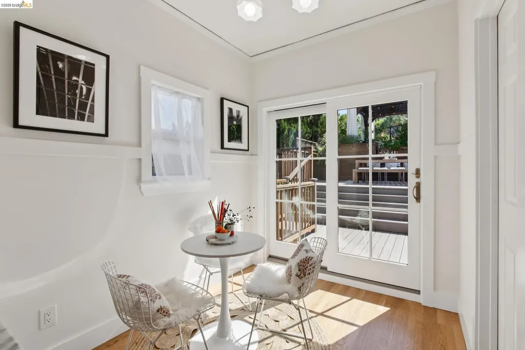 579 Kenmore Avenue Oakland CA 94610