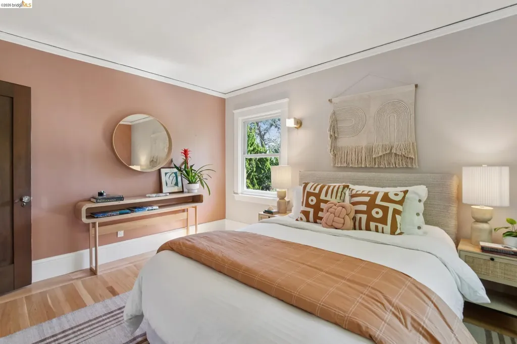 579 Kenmore Avenue Oakland CA 94610