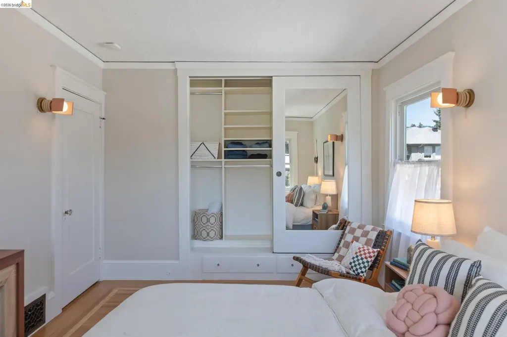 579 Kenmore Avenue Oakland CA 94610
