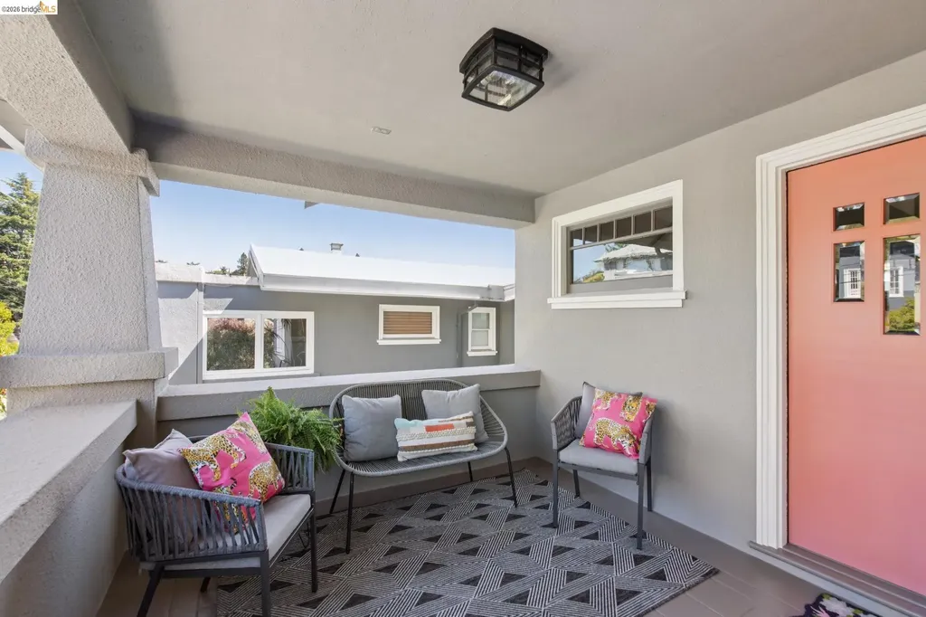 579 Kenmore Avenue Oakland CA 94610