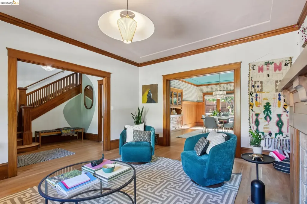 579 Kenmore Avenue Oakland CA 94610