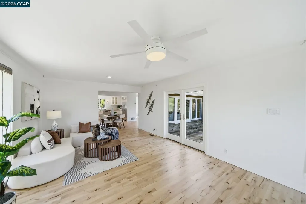 102 Hillcrest Drive Orinda CA 94563