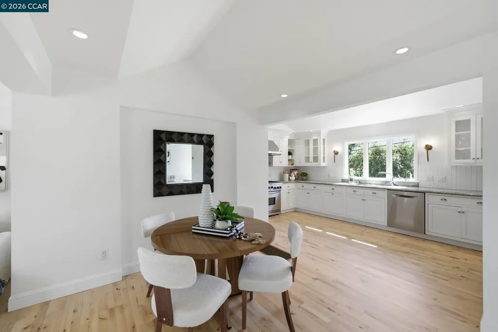 102 Hillcrest Drive Orinda CA 94563
