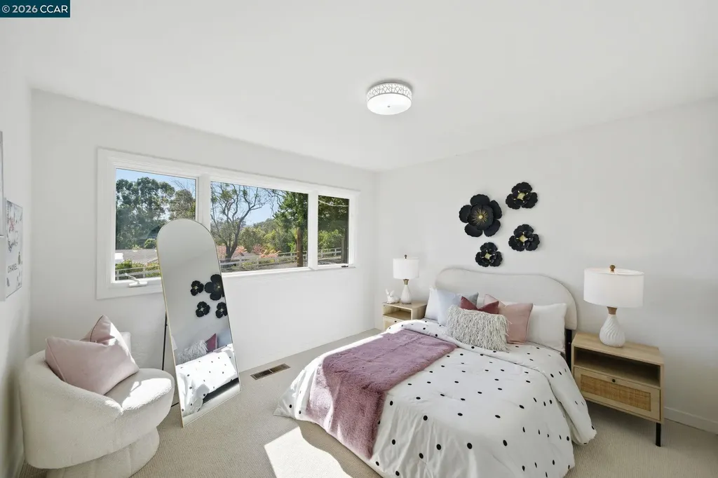 102 Hillcrest Drive Orinda CA 94563