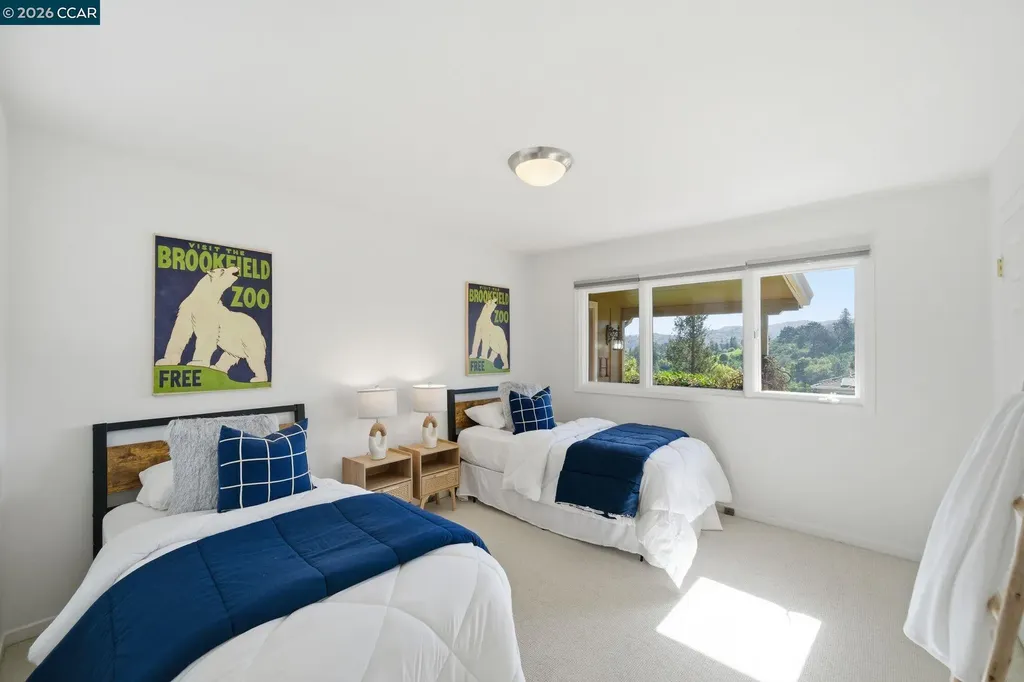 102 Hillcrest Drive Orinda CA 94563