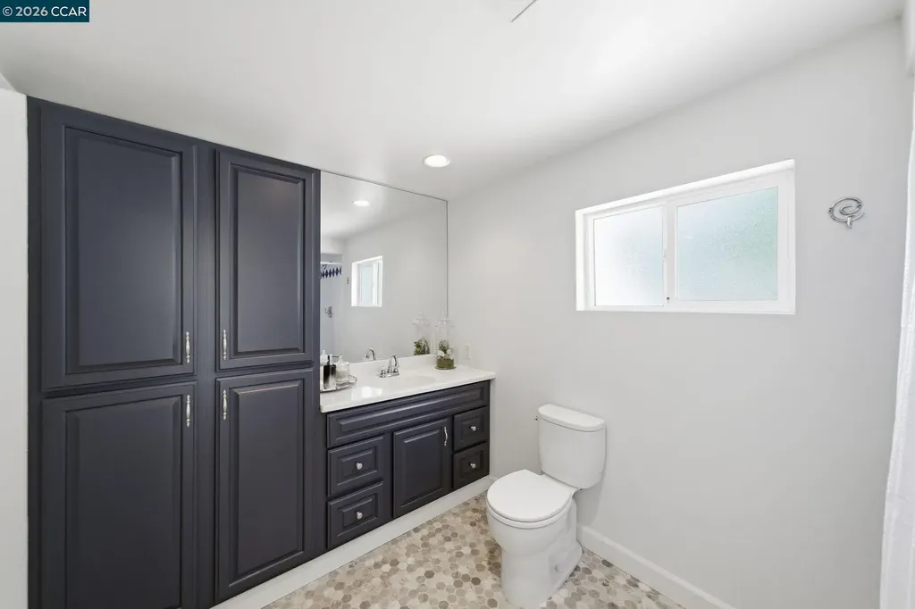 102 Hillcrest Drive Orinda CA 94563