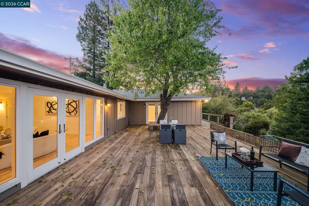 102 Hillcrest Drive Orinda CA 94563
