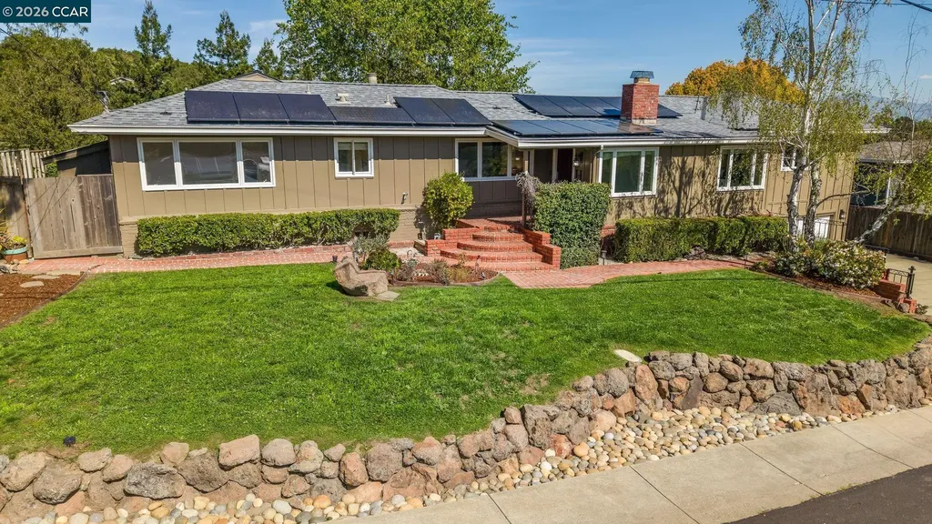 102 Hillcrest Drive Orinda CA 94563