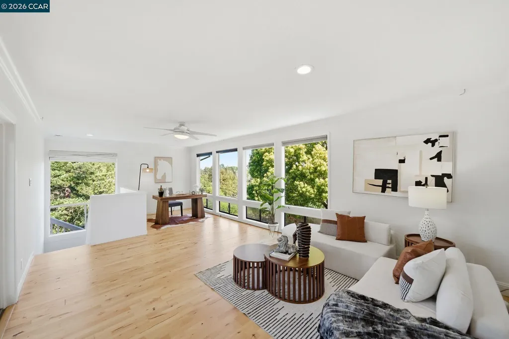 102 Hillcrest Drive Orinda CA 94563