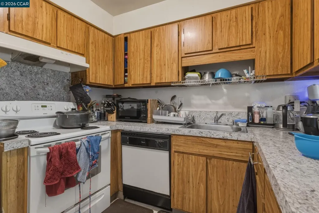 8672-8674 Beverly Lane Dublin CA 94568