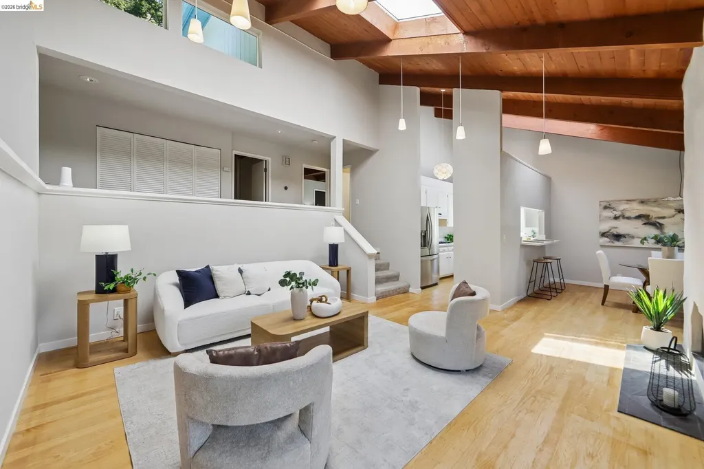 Oakland CA, 6643 Aitken Drive