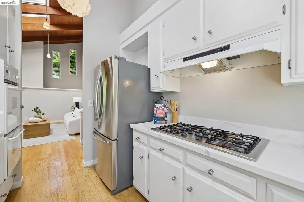 6643 Aitken Drive Oakland CA 94611
