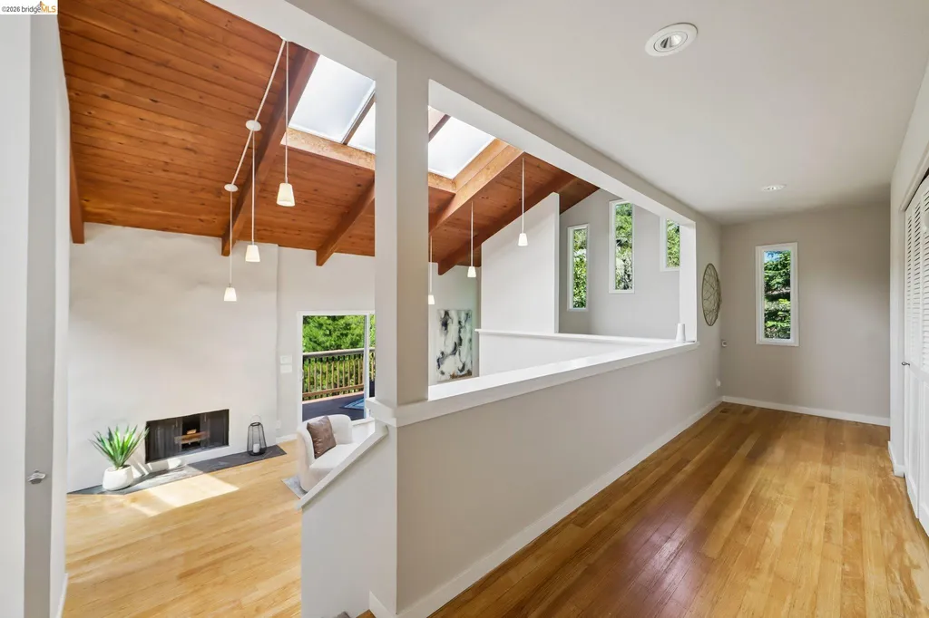 6643 Aitken Drive Oakland CA 94611