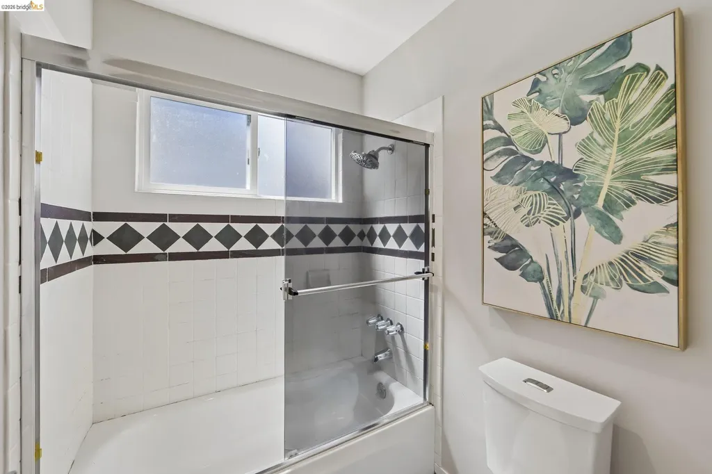 6643 Aitken Drive Oakland CA 94611