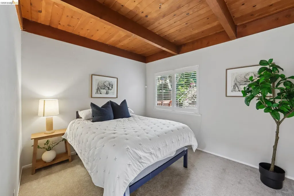 6643 Aitken Drive Oakland CA 94611