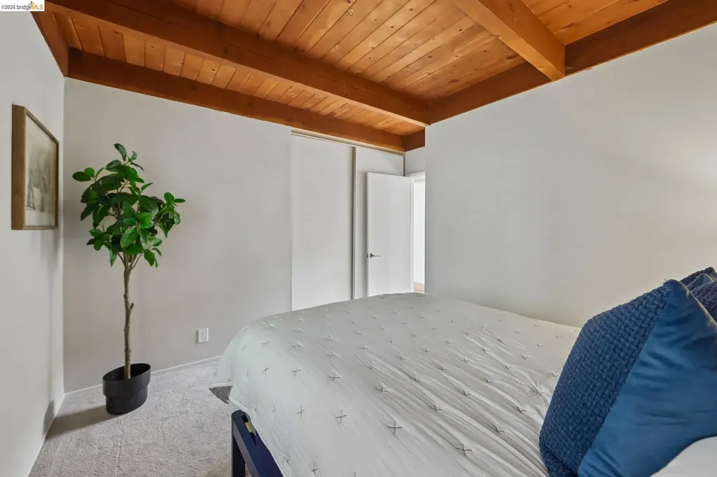6643 Aitken Drive Oakland CA 94611
