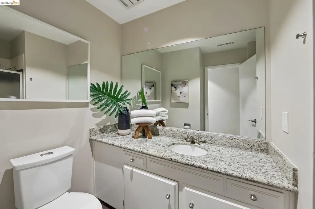 6643 Aitken Drive Oakland CA 94611