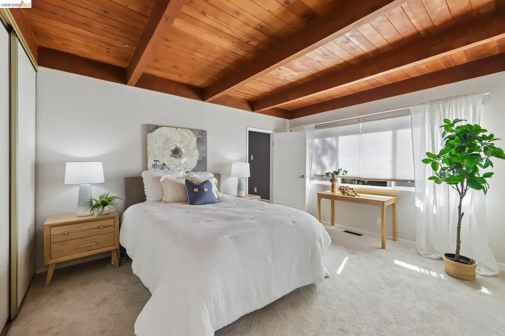 6643 Aitken Drive Oakland CA 94611
