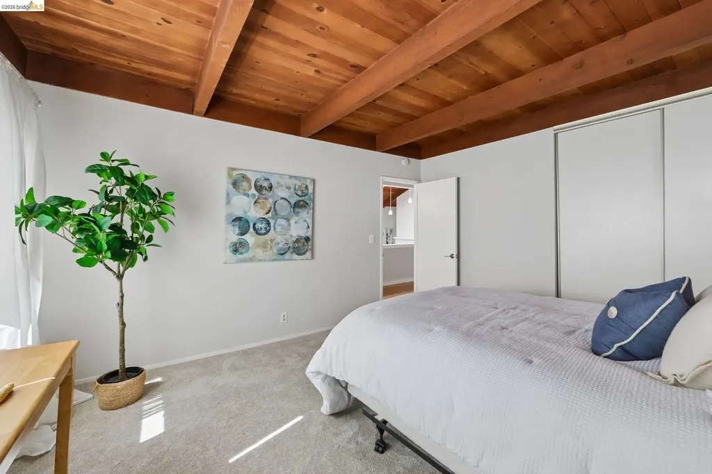 6643 Aitken Drive Oakland CA 94611
