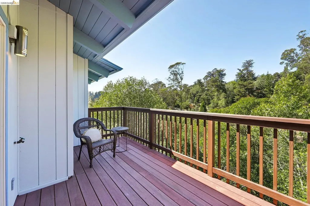 6643 Aitken Drive Oakland CA 94611