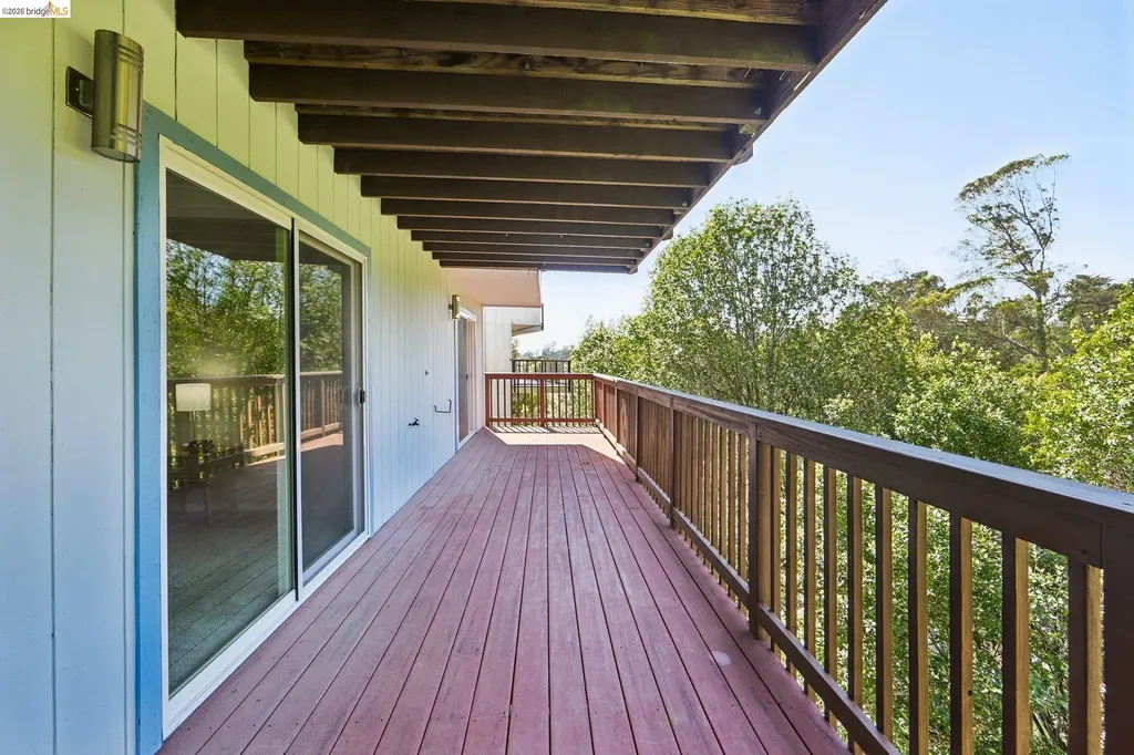 6643 Aitken Drive Oakland CA 94611