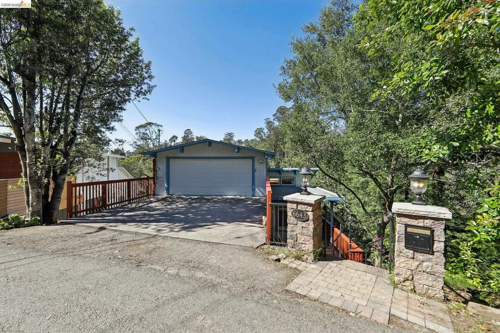 6643 Aitken Drive Oakland CA 94611