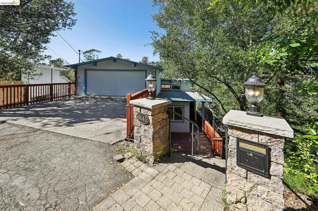 6643 Aitken Drive Oakland CA 94611