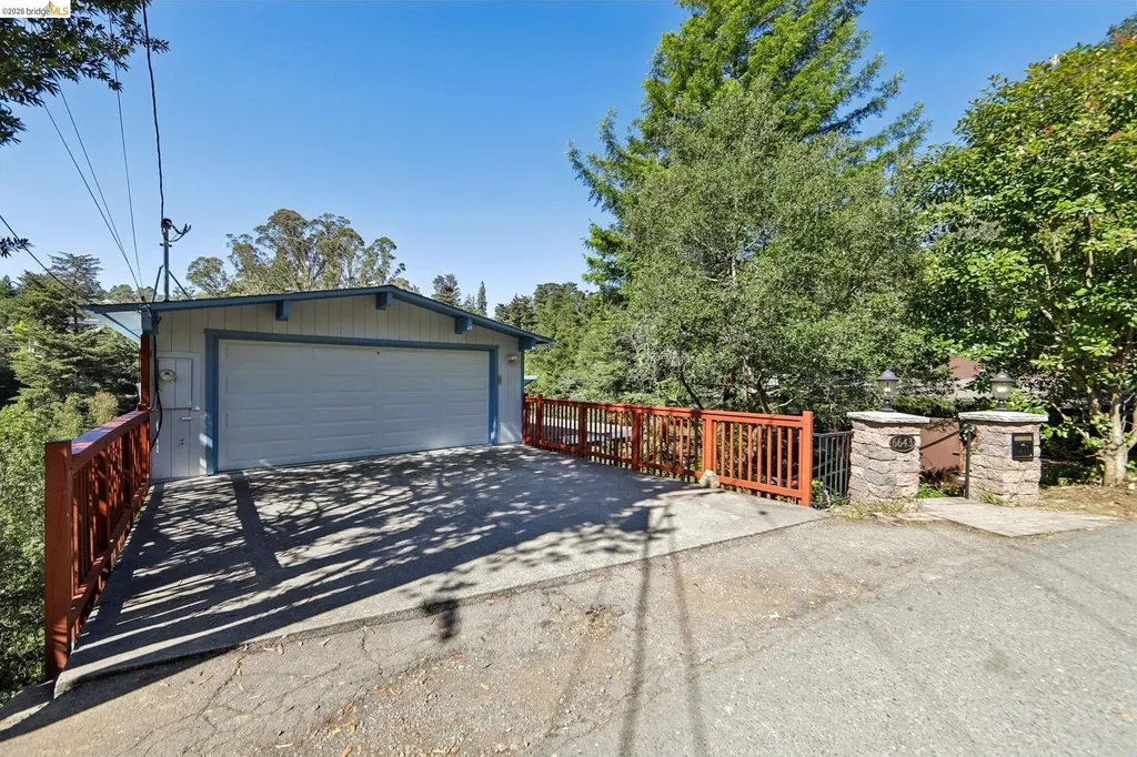 6643 Aitken Drive Oakland CA 94611