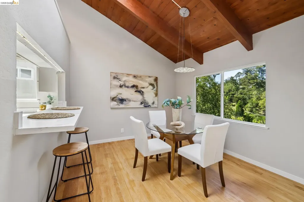 6643 Aitken Drive Oakland CA 94611