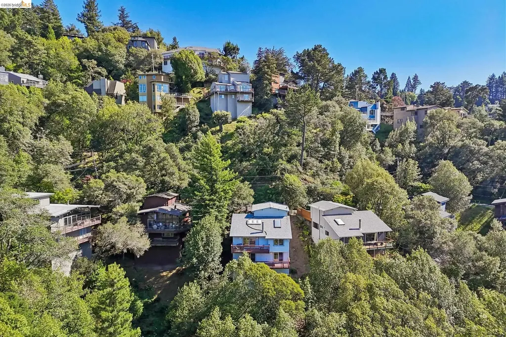 6643 Aitken Drive Oakland CA 94611