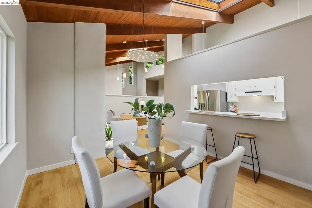 6643 Aitken Drive Oakland CA 94611