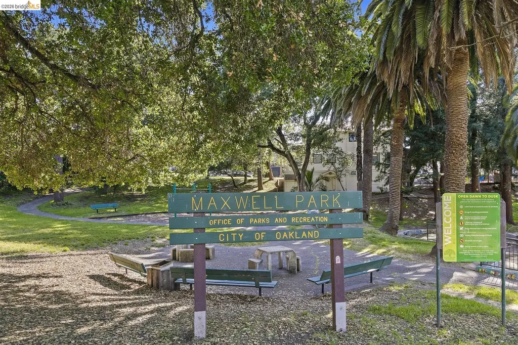 2736 Bartlett Street Oakland CA 94602