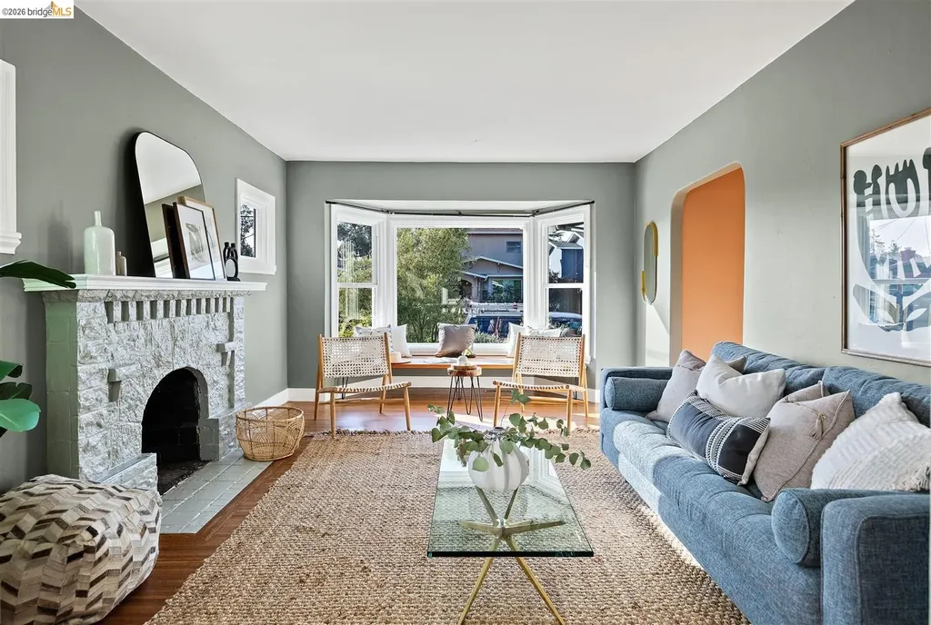 2736 Bartlett Street Oakland CA 94602