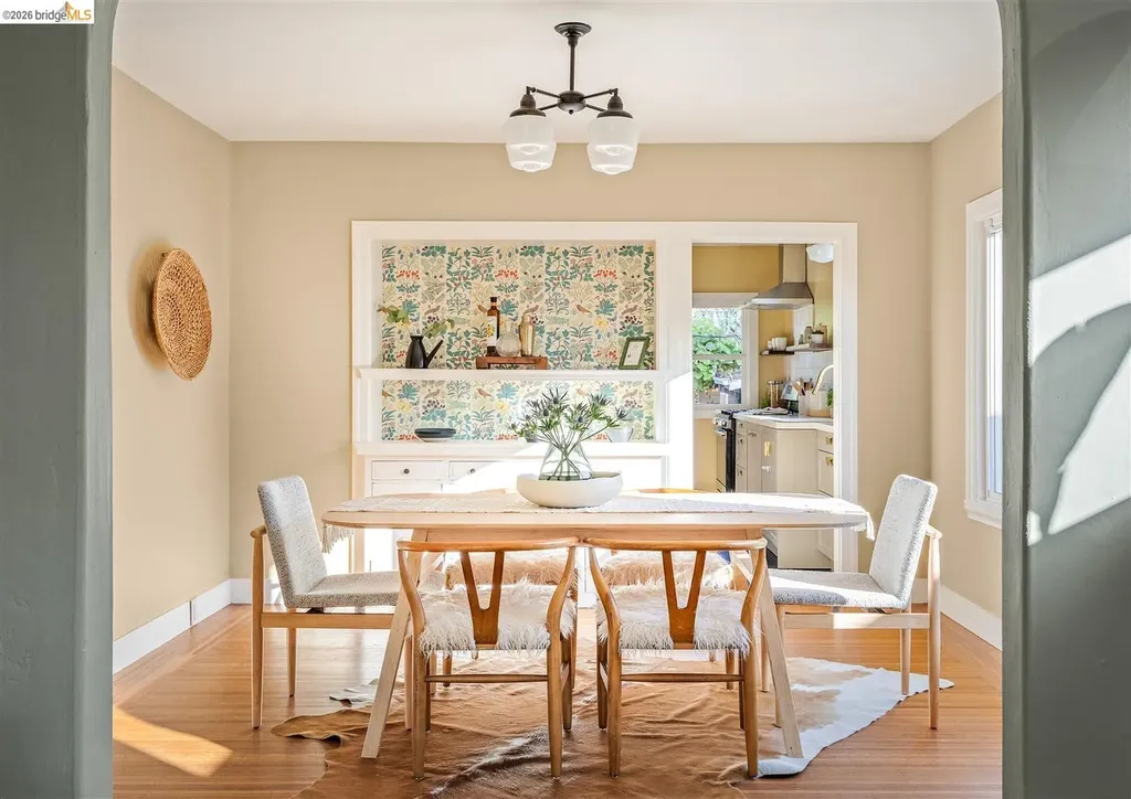 2736 Bartlett Street Oakland CA 94602