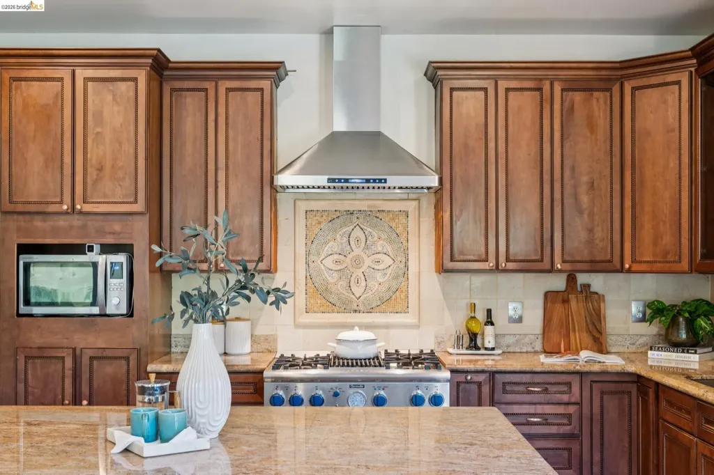 6929 Bristol Drive Berkeley CA 94705