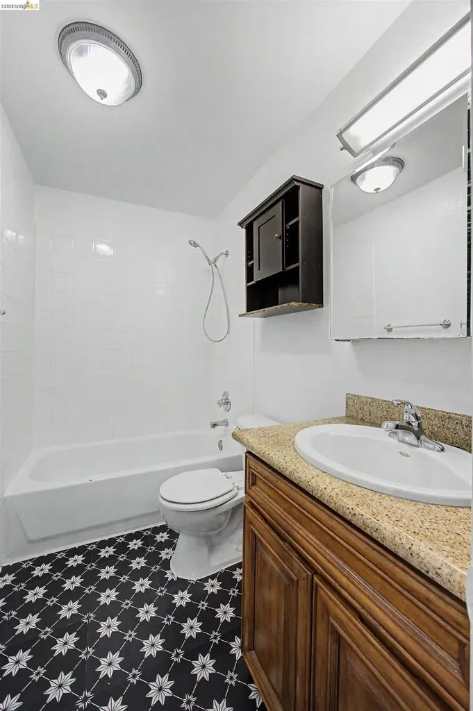 222 Piedmont Lane Pittsburg CA 94565