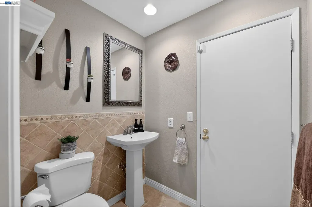 77 Barnes Lane Fremont CA 94536