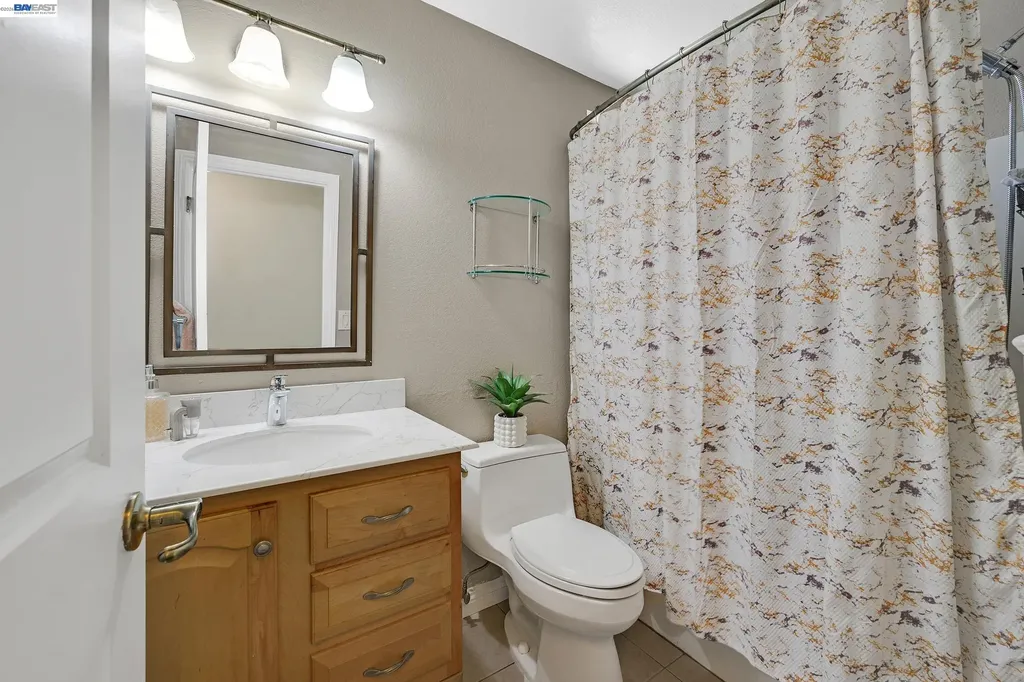 77 Barnes Lane Fremont CA 94536