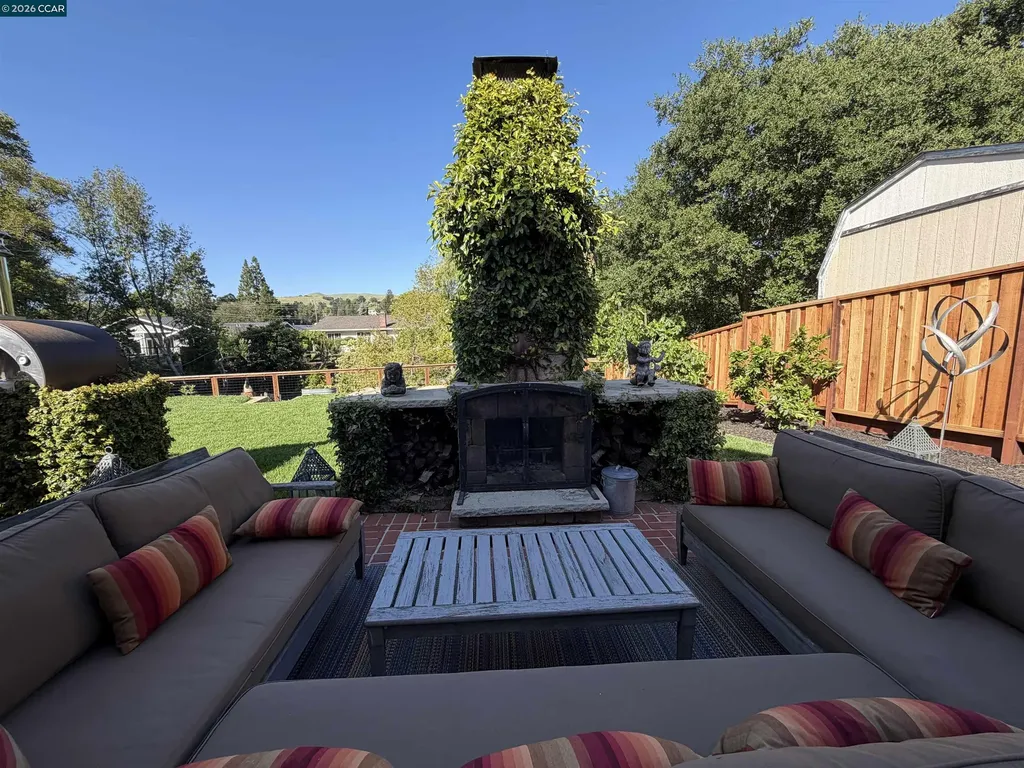 275 Deerfield Drive Moraga CA 94556