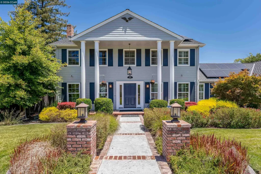 275 Deerfield Drive Moraga CA 94556