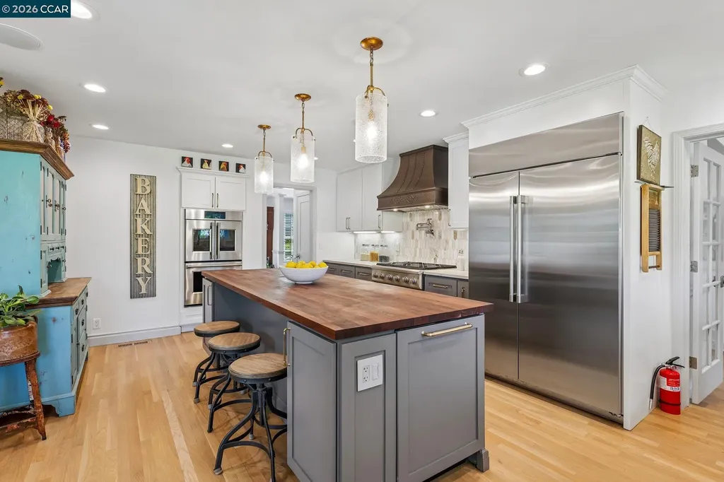 275 Deerfield Drive Moraga CA 94556