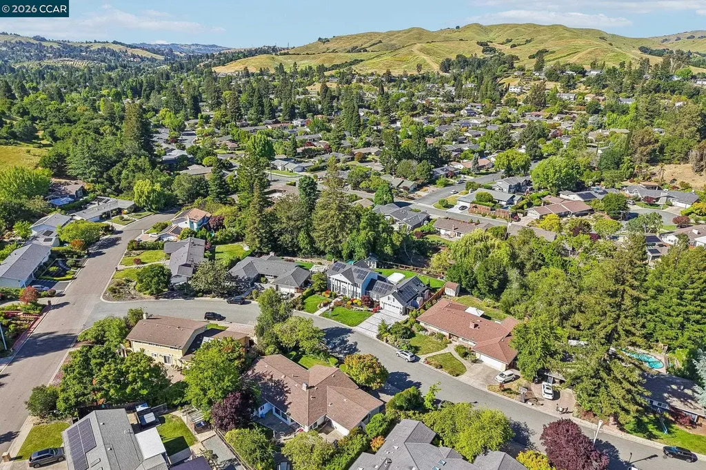 275 Deerfield Drive Moraga CA 94556