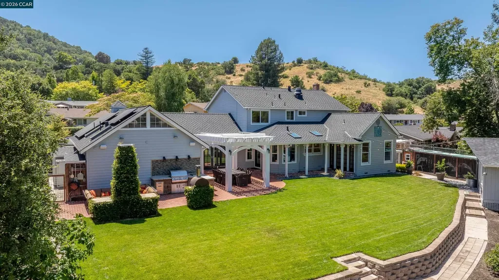 275 Deerfield Drive Moraga CA 94556