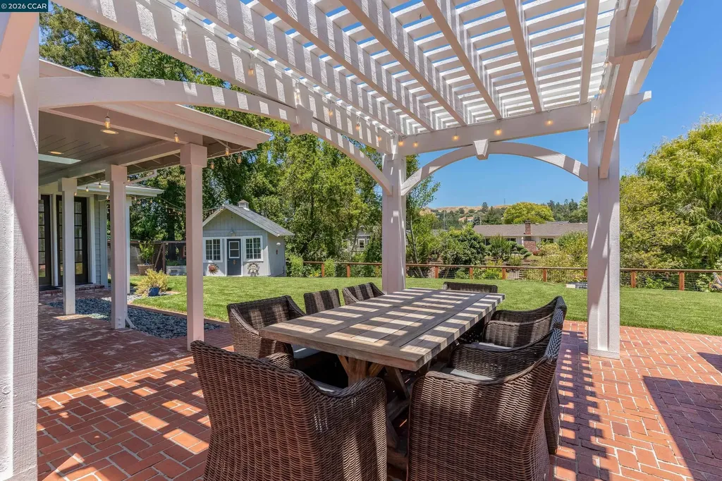 275 Deerfield Drive Moraga CA 94556