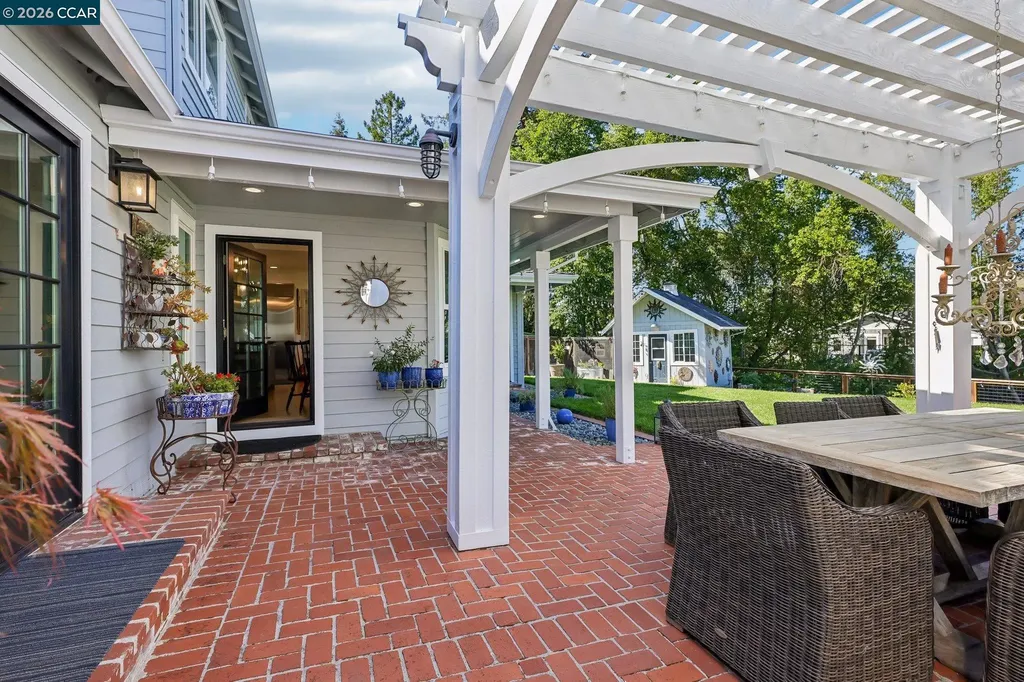 275 Deerfield Drive Moraga CA 94556